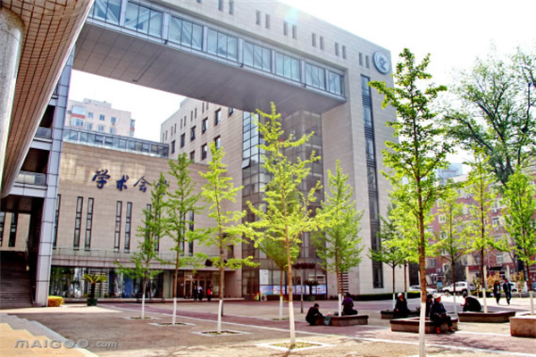 SOHO中国去年营收15亿,41亿借款因税务问题交叉违约