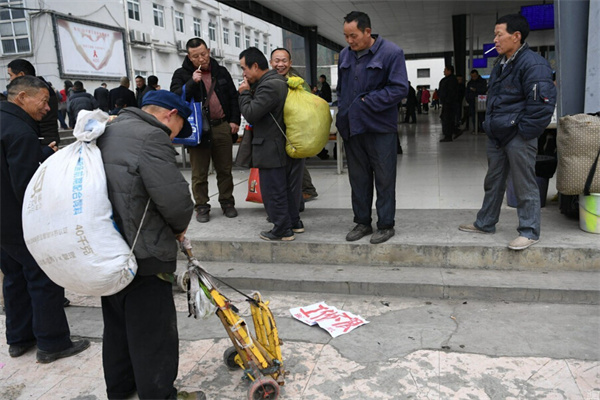 加拿大温哥华汽车冲撞人群事件嫌疑人受审,导致11人死亡、数十人受伤