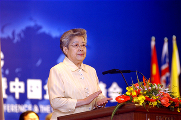 一季报点评：富国细分机械设备产业主题ETF基金季度涨幅-200%